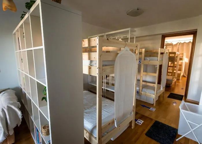 ホステル La Marina Di Lefkas Lefkáda